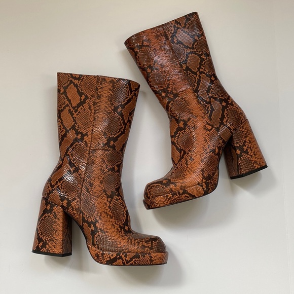 Feners Shoes Feners Snakeskin Print Leather Round Toe Platform